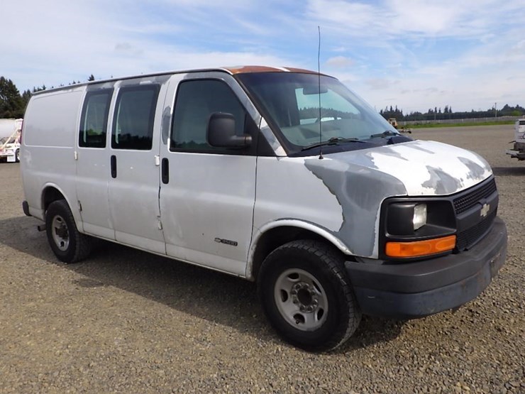 2003-chevrolet-3500-image-3