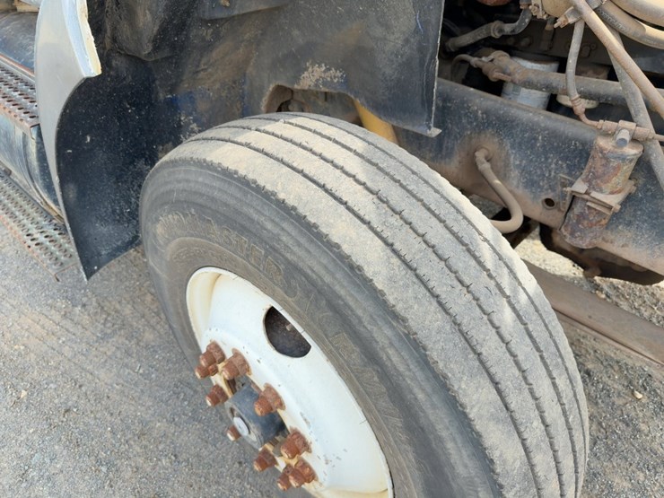 1994-international-8200-image-12