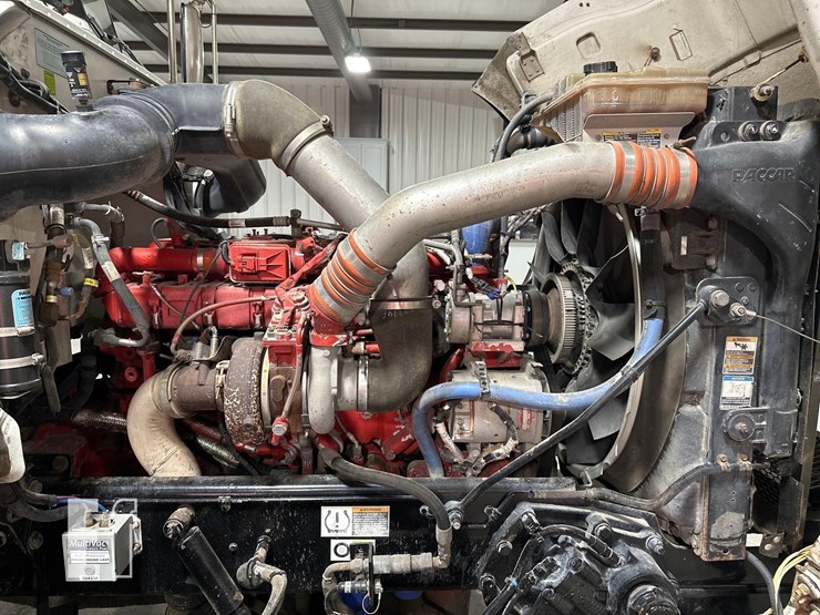 2017-peterbilt-367-image-28