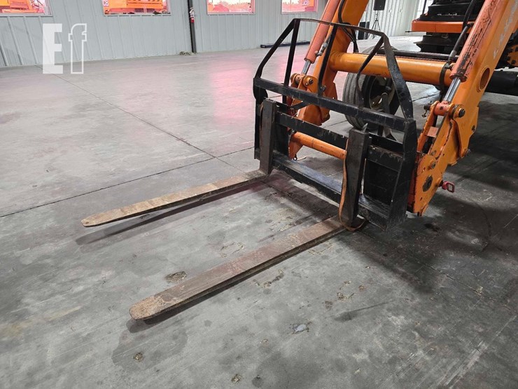 2012-kubota-m108s-image-11