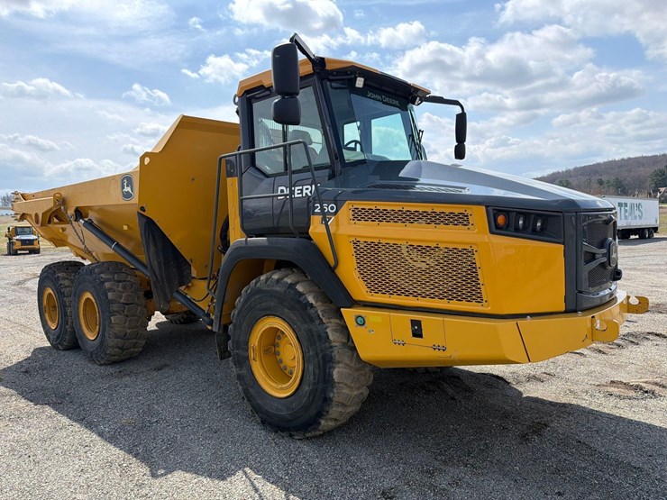 2024-deere-260p-image-4