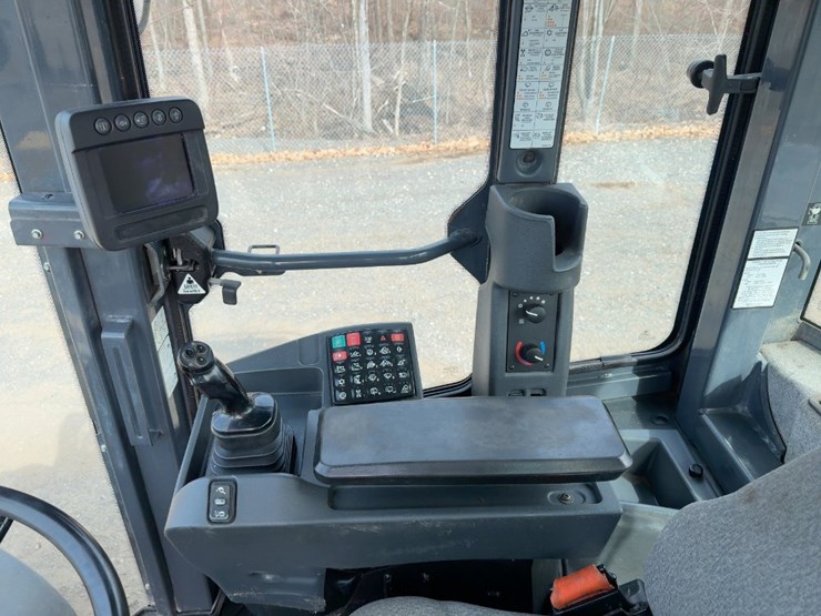 2018-deere-544k-image-26