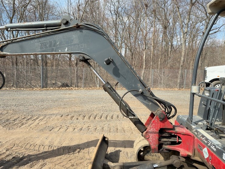 2007-takeuchi-tb135-image-14