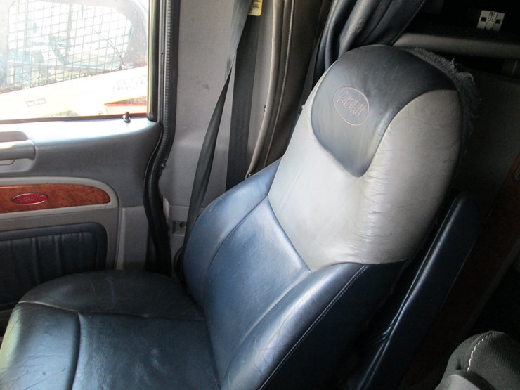 2008-peterbilt-389-image-40