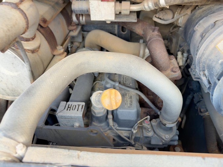 2013-takeuchi-tl230-image-18