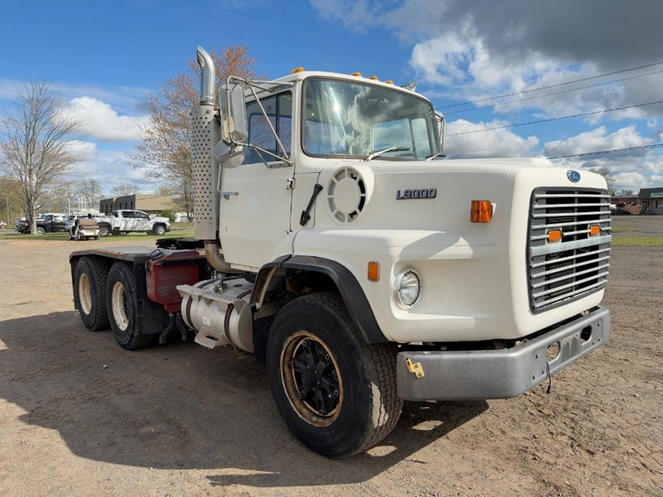 1987-ford-l9000-image-7