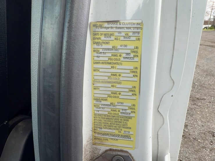 2019-utility-van-image-29