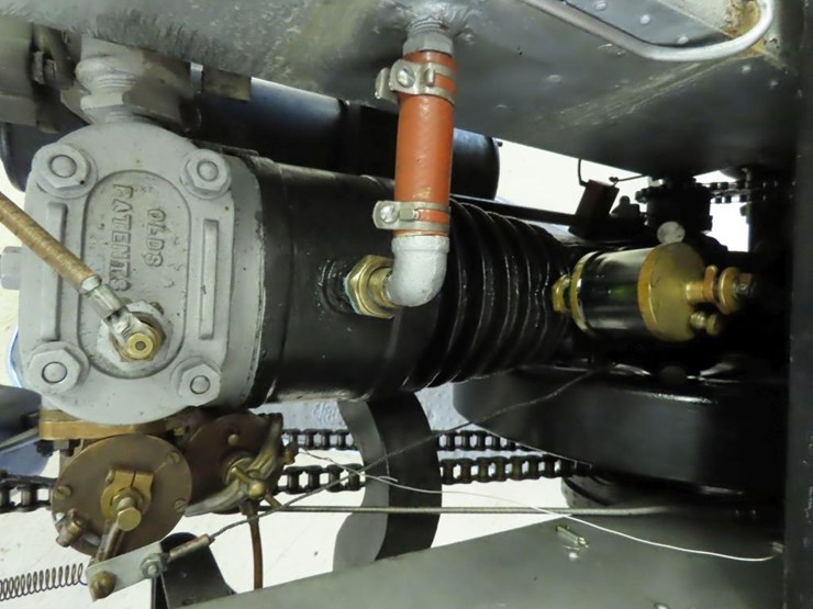 1902-curved-dash-oldsmobile-runabout-image-21