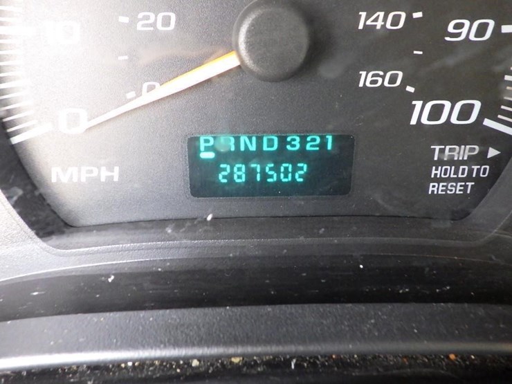 2003-chevrolet-3500-image-27