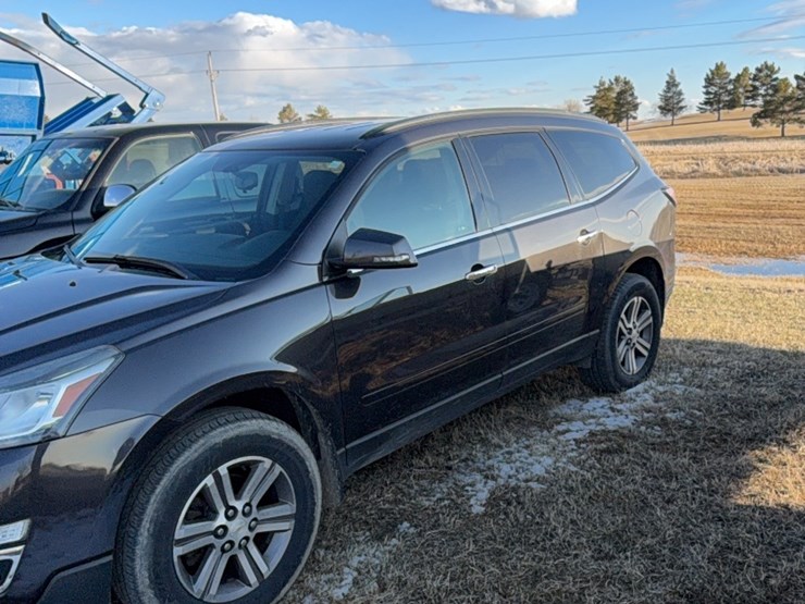 2017-chevrolet-traverse-image-28