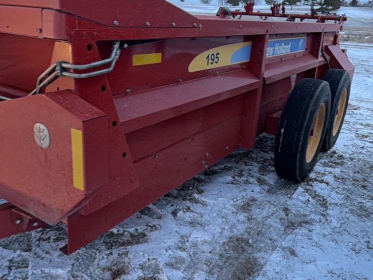 new-holland-195-image-11