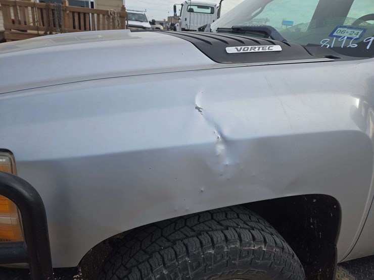 2013-chevrolet-silverado-3500hd-image-2