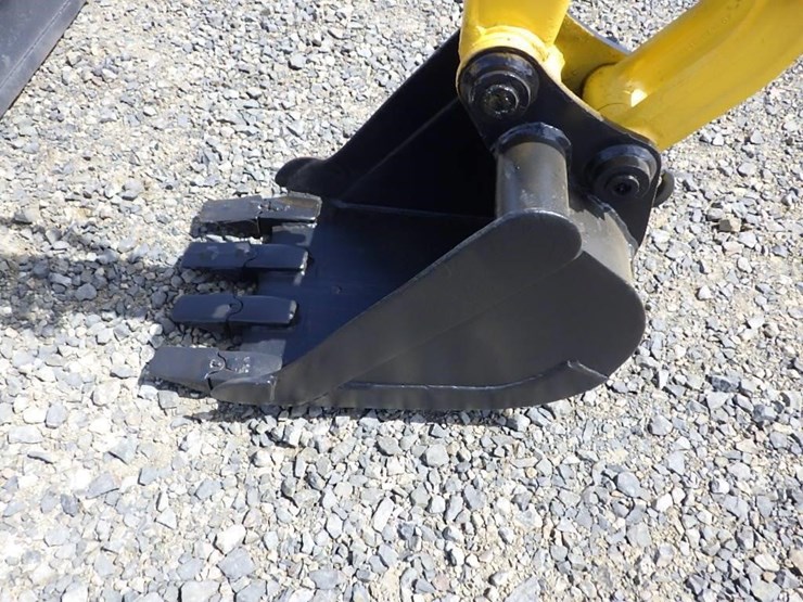 komatsu-pc28uu-image-19