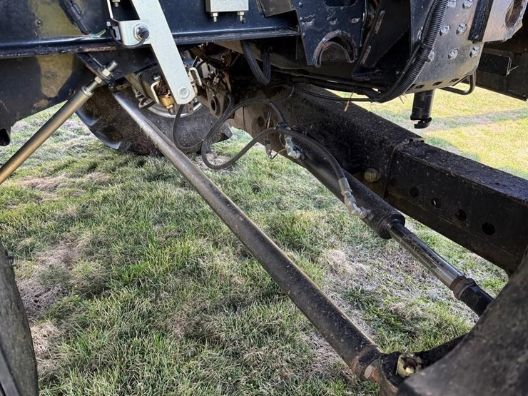 2014-case-ih-8230-image-35