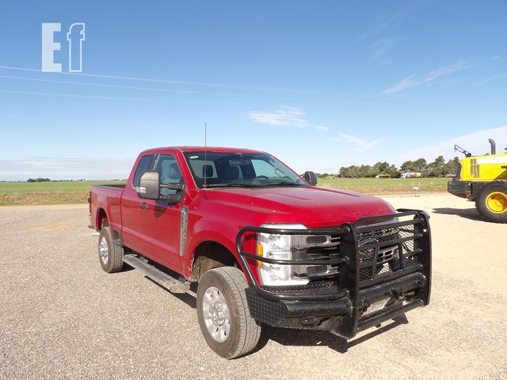 2023-ford-f250-image-10