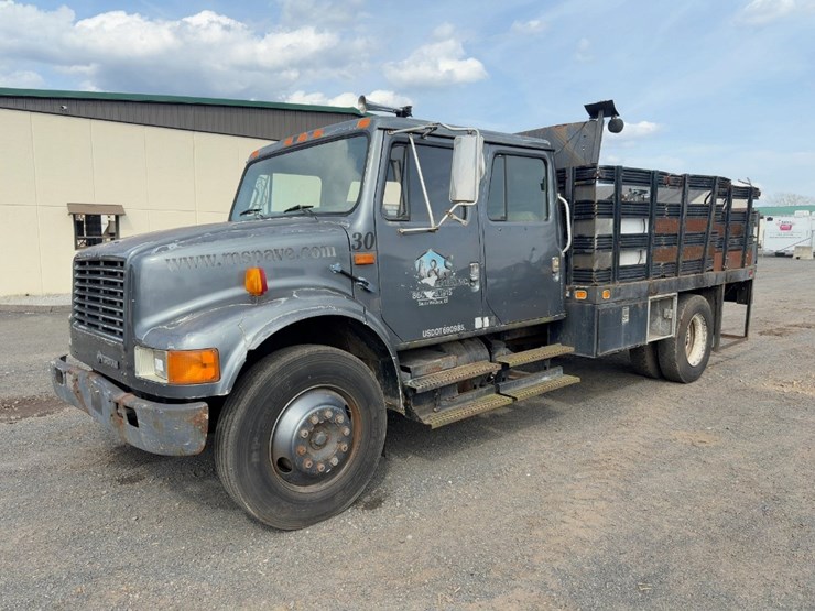 1992-international-4700-image-1