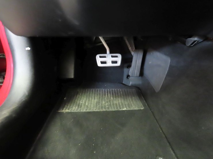 2000-chevrolet-corvette-roadster-image-21