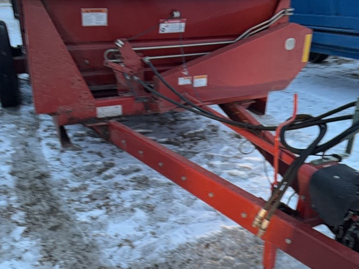 new-holland-195-image-5