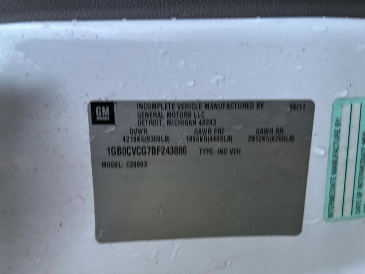 2011-chevrolet-2500-image-16