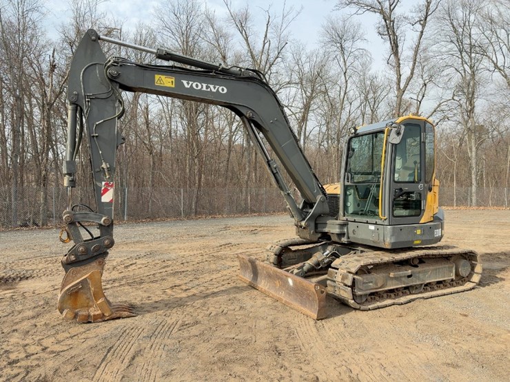 2016-volvo-ecr88d-image-1