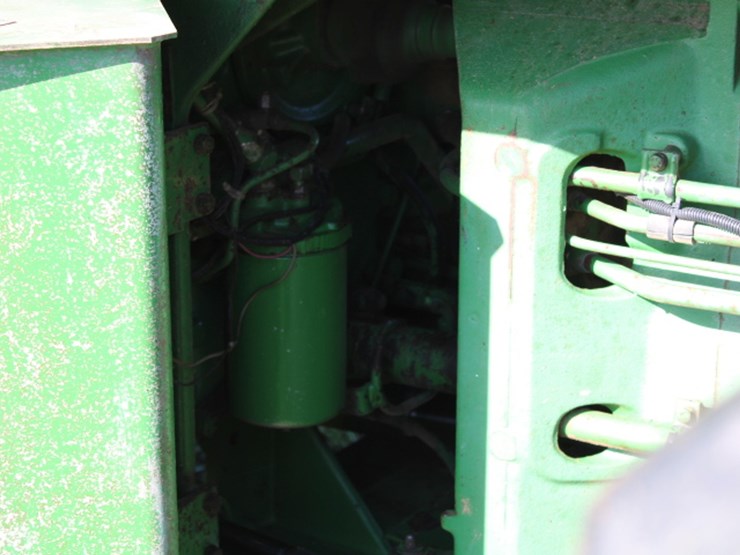 john-deere-8440-image-24