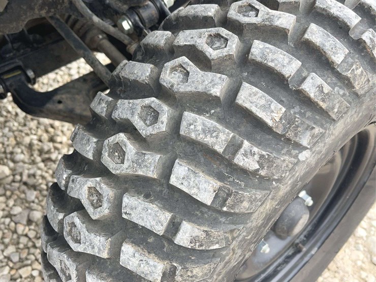 2022-john-deere-gator-image-15