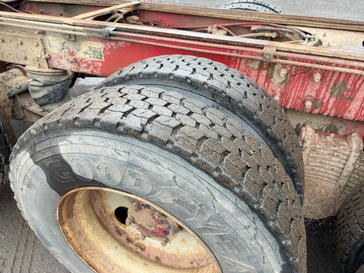 2000-mack-rd688s-image-17