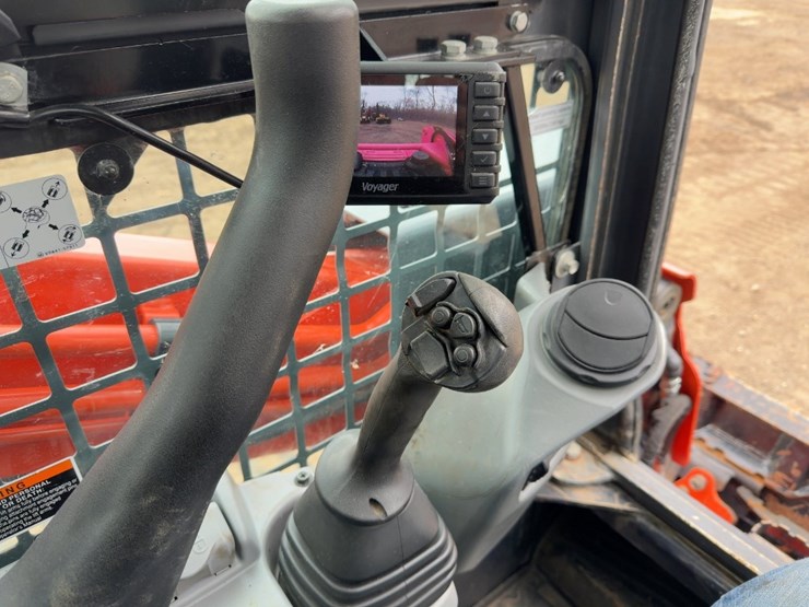 2021-kubota-svl97-2-image-23