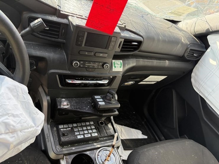 2022-ford-explorer-image-14