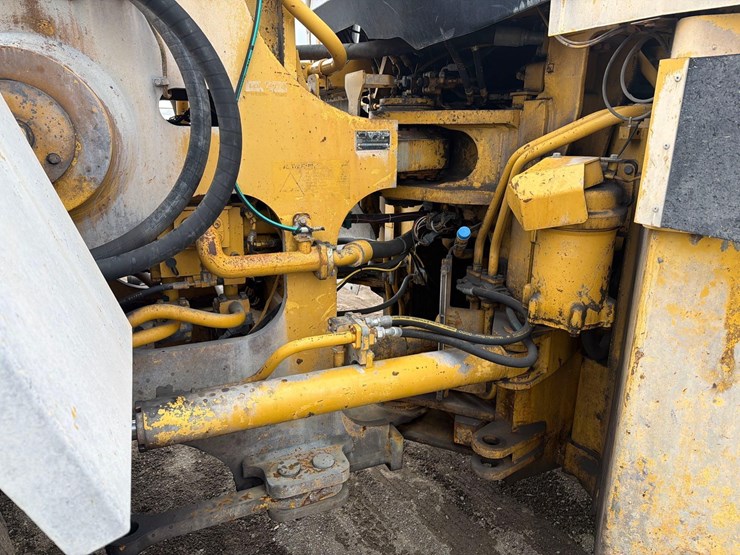 caterpillar-988g-image-10