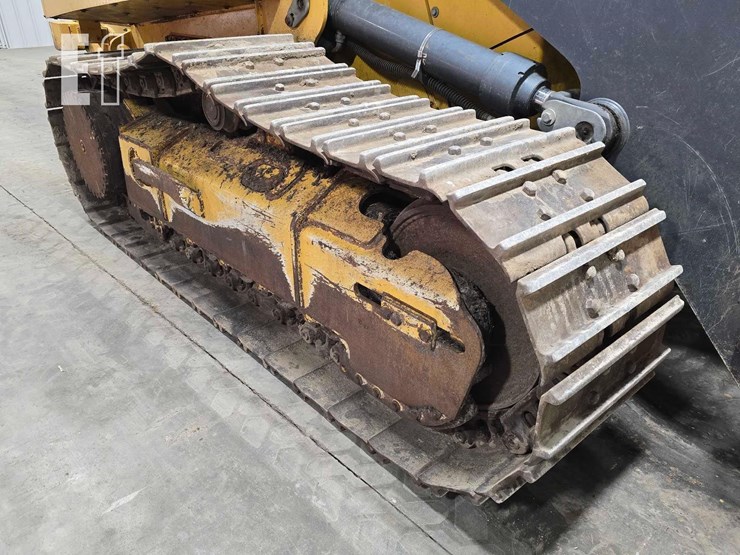 2016-deere-655k-image-33