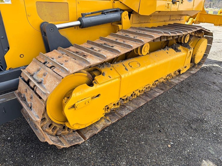 2019-deere-850k-lt-image-11