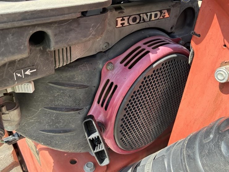 2011-ditch-witch-rt12-image-16