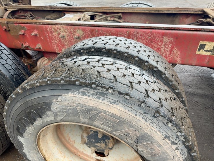 2000-mack-rd688s-image-22