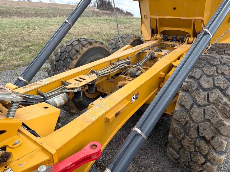 2023-deere-260e-image-10