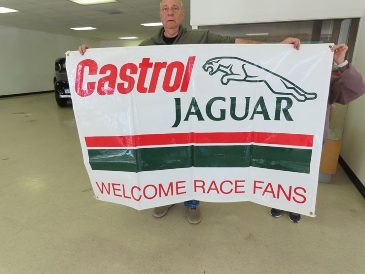 jaguar-plastic-banner-image-1