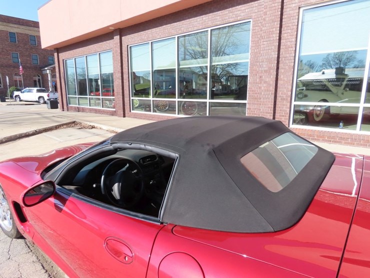 2000-chevrolet-corvette-roadster-image-9