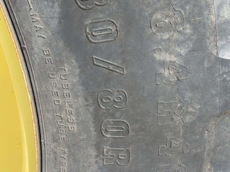 john-deere-200-image-38