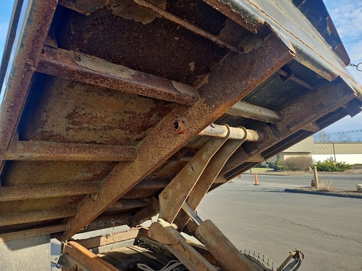 2014-ford-f550-xl-image-11