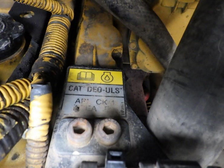 2020-caterpillar-226d3-image-12