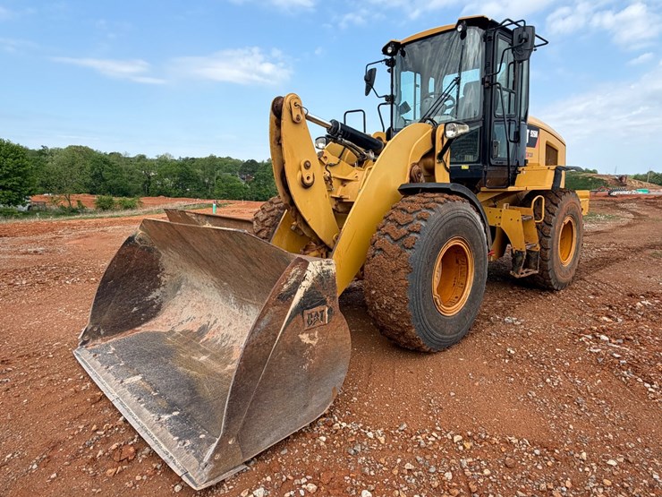 2016-caterpillar-926m-image-1