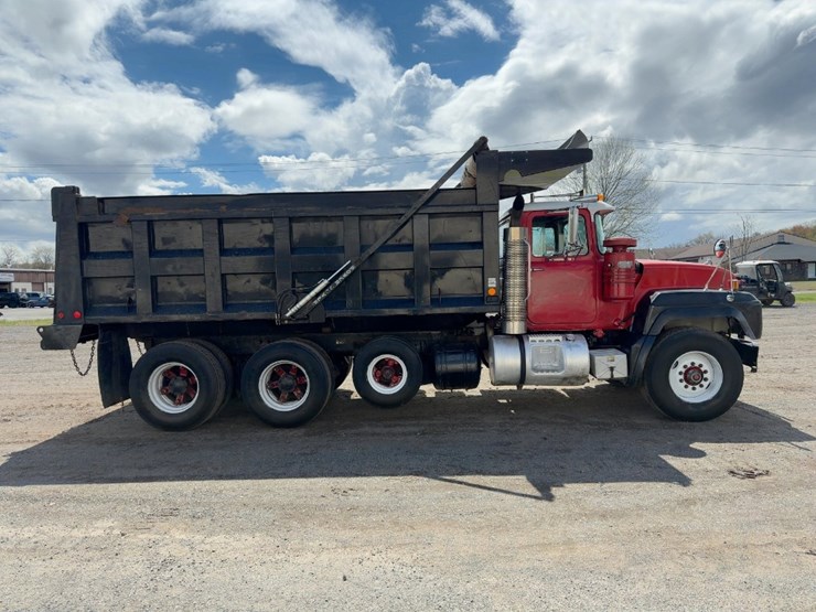 1998-mack-rd690s-image-6