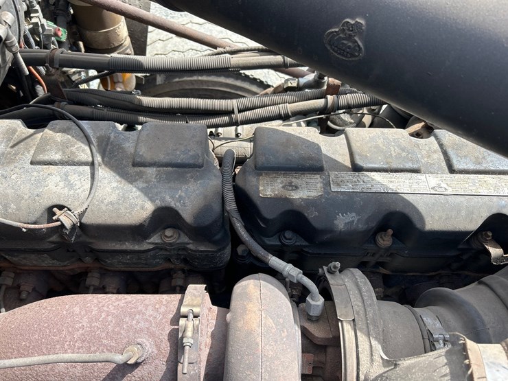 1999-mack-cl713-image-110