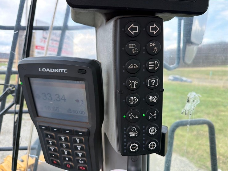 2021-caterpillar-966m-image-21