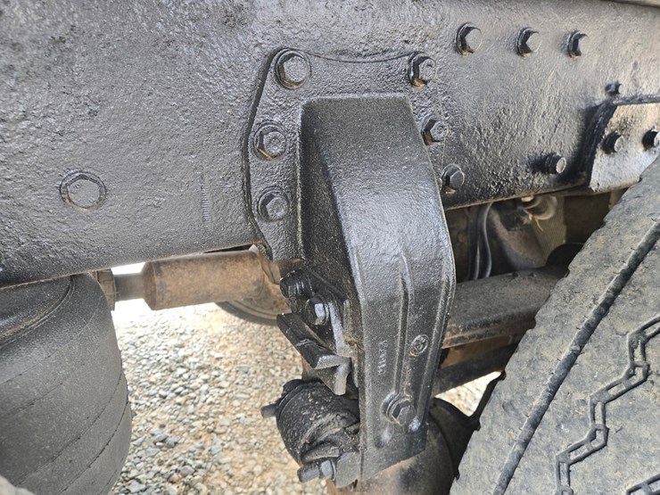 1991-peterbilt-357-image-27