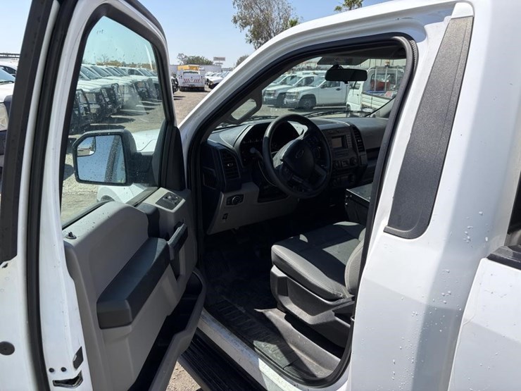 2016-ford-f150-image-12