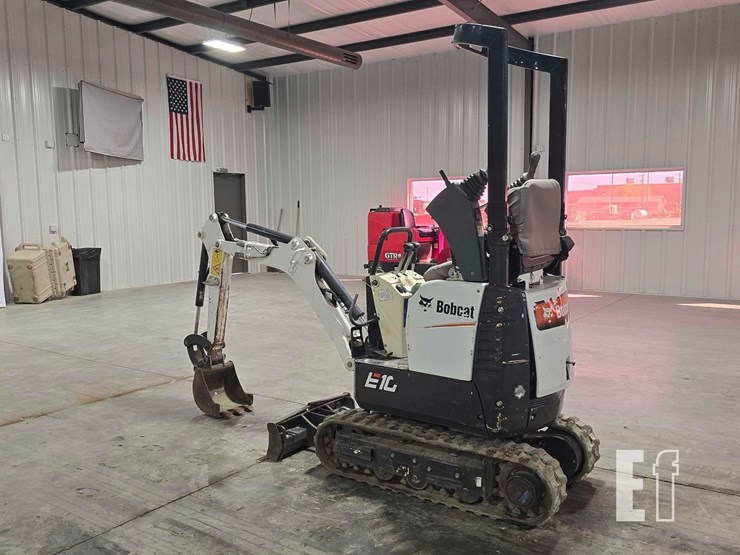 2022-bobcat-e10-image-4