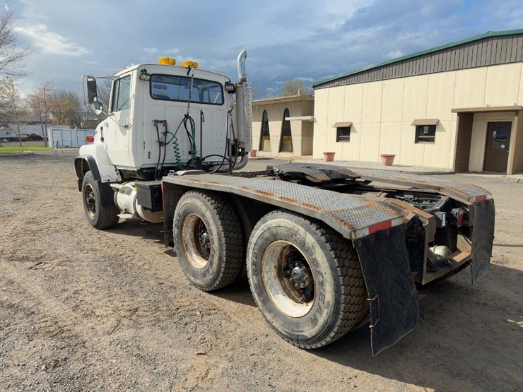 1987-ford-l9000-image-3