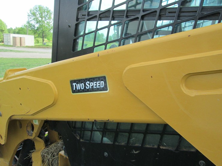 2022-caterpillar-259d3-image-8