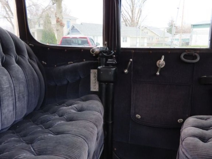 1918-detroit-model-74-brougham-electric-car-image-16